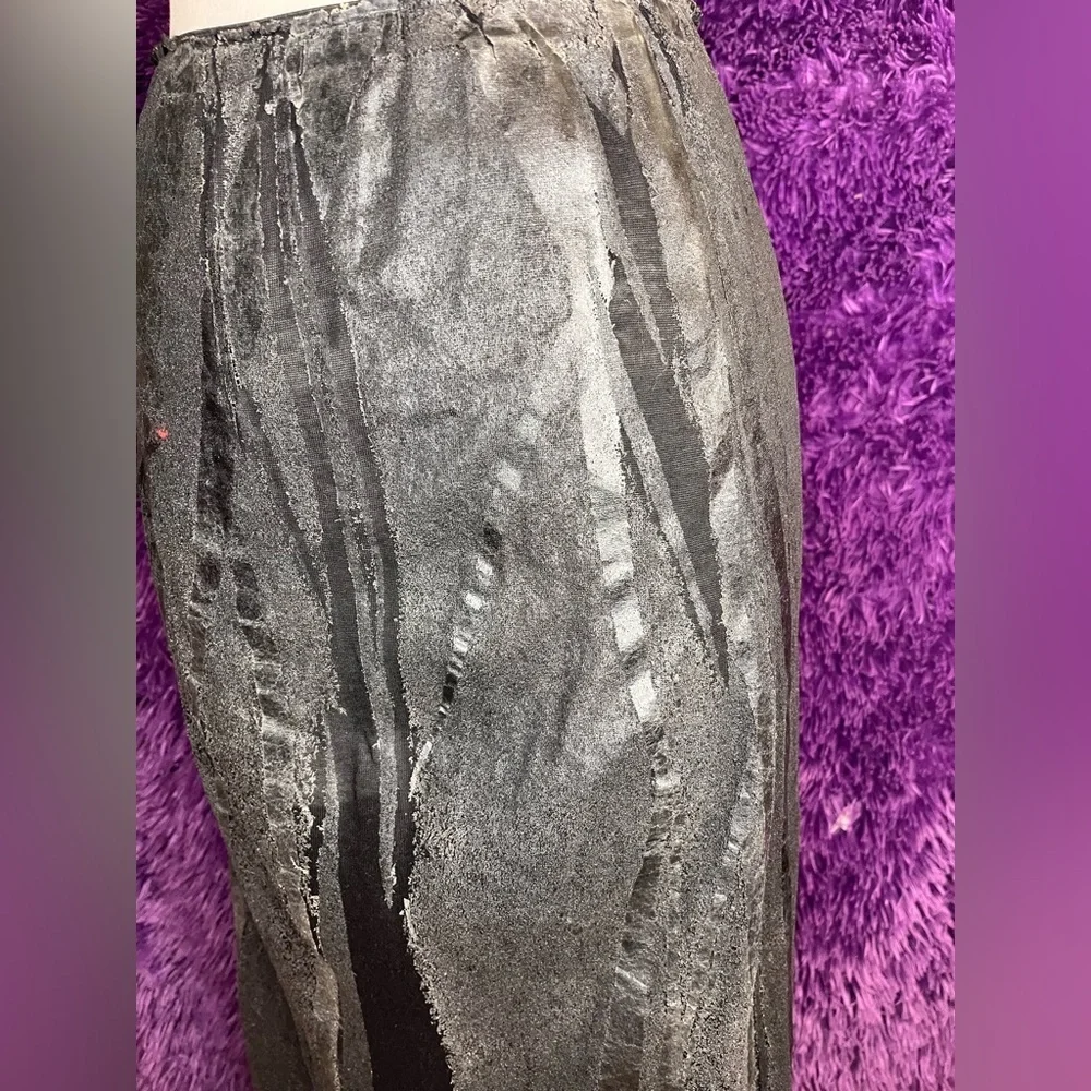 Elsa EsturgieChic High-Low Skirt in Black and Gray